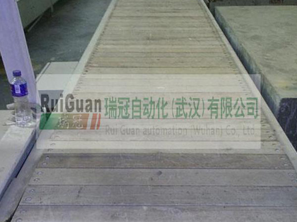 地(di)麵(mian)鏈闆(ban)輸送線(xian)